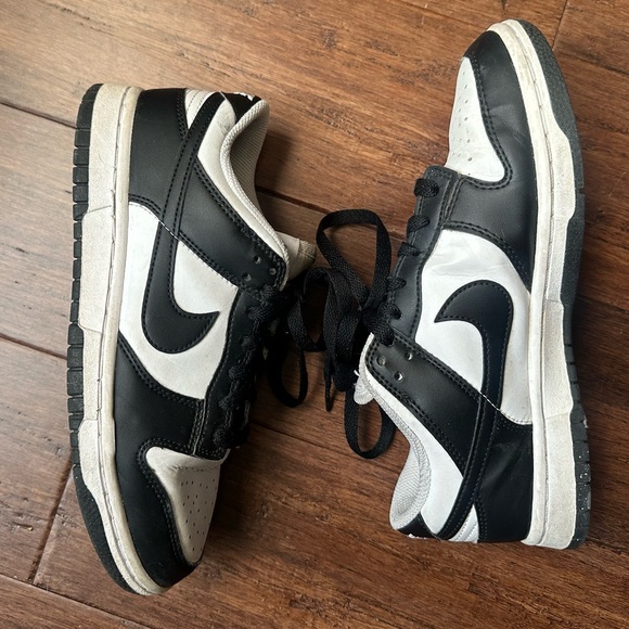 Nike women’s dunk low shoes panda - Picture 3 of 6